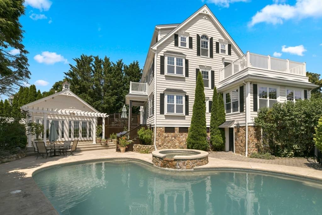 Hull, MA 02045,21 Beacon Rd