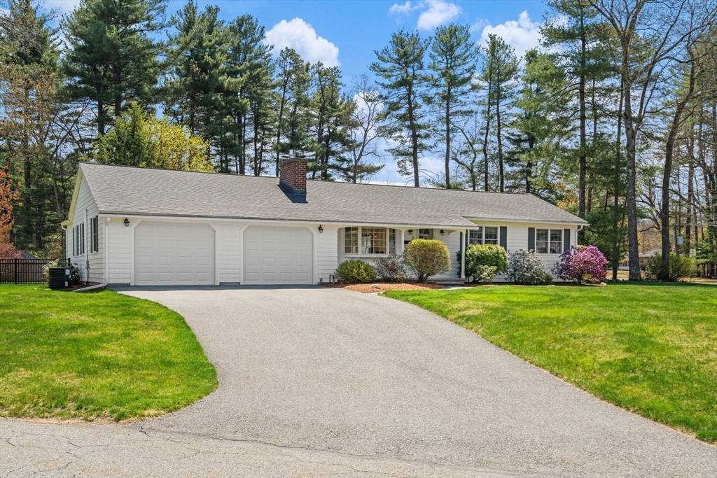 Chelmsford, MA 01863,3 Charlemont Court