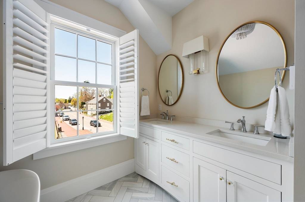 6 Station St #3 Hingham, MA 02043