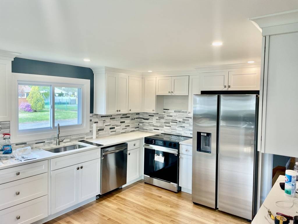 Saugus, MA 01906,4 Zito Drive