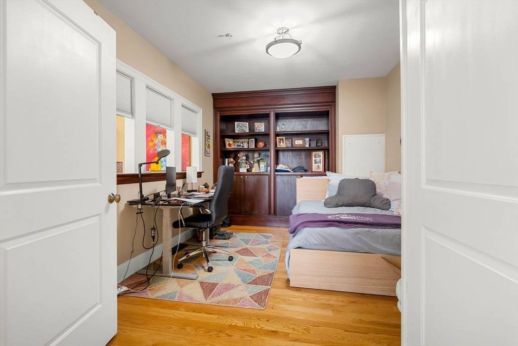 391 Walnut St #5 Newton, MA 02460