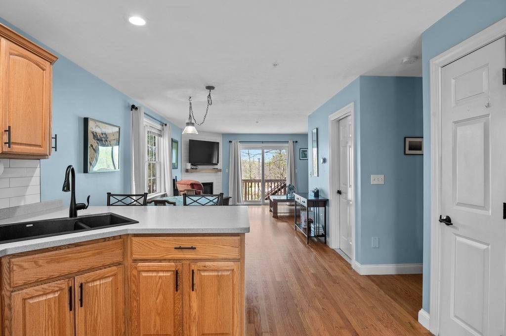 Ayer, MA 01432,28 West St #4A