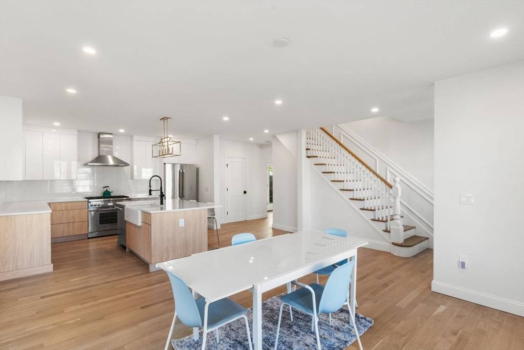 18 Richwood St Boston, MA 02132