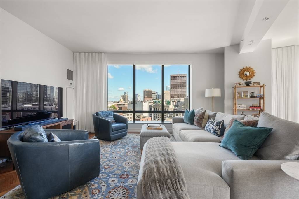 Boston, MA 02111,1 Avery St #19D