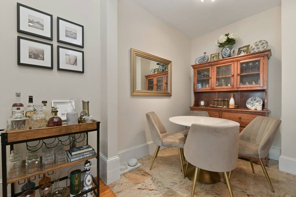 Boston, MA 02115,351 Commonwealth Avenue #6