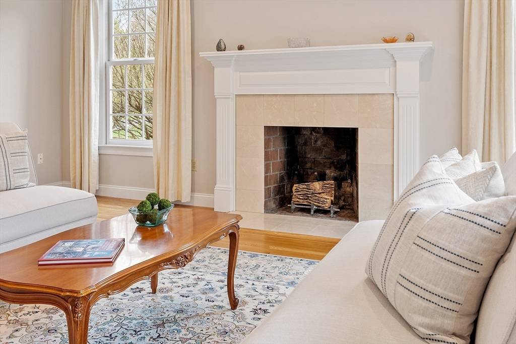 Concord, MA 01742,20 Aurora Ln