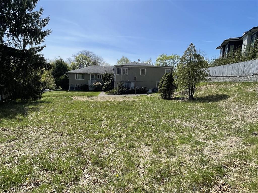 200 Baldpate Hill Rd Newton, MA 02459