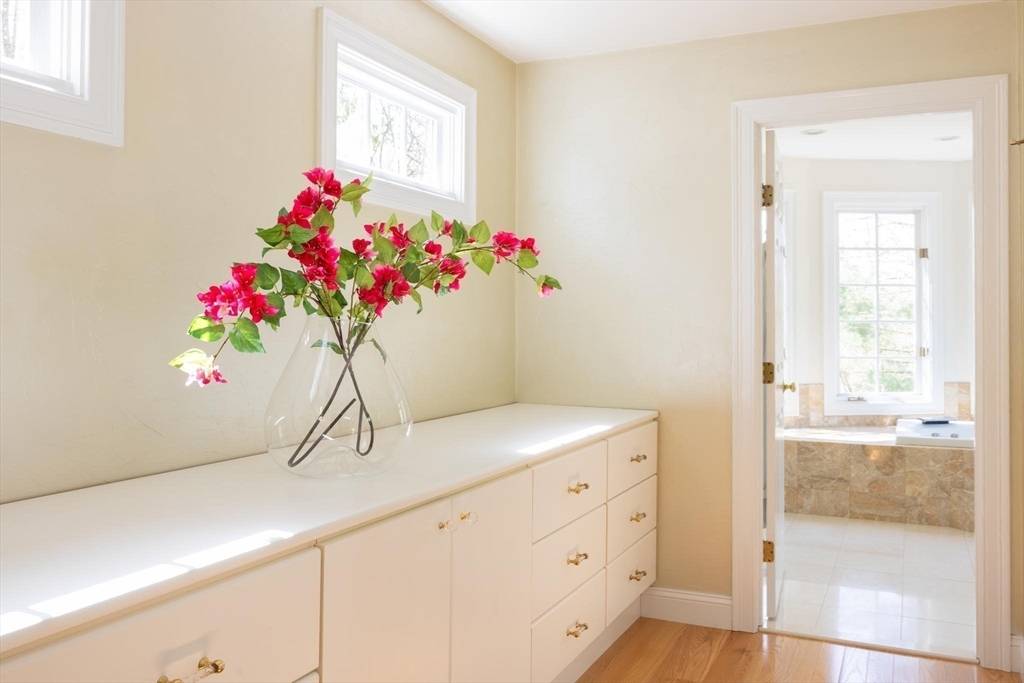 22 Forest Hill Rd Wayland, MA 01778