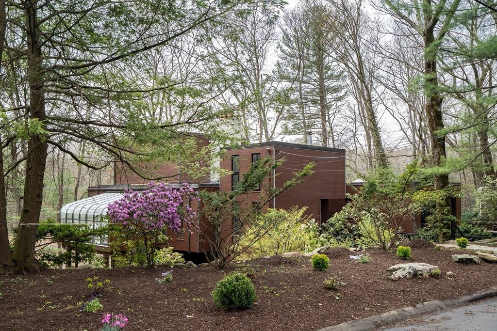 Lexington, MA 02420,26 Dewey Road