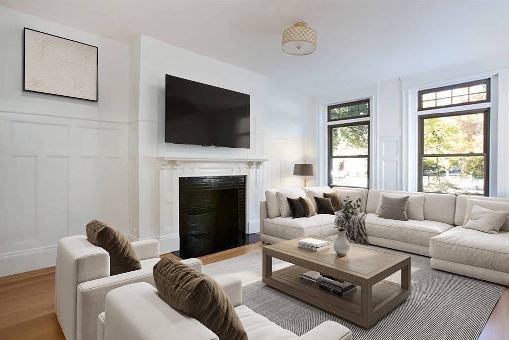 Brookline, MA 02445,1805 Beacon Street #2