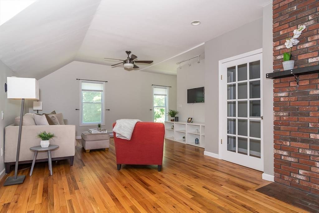 Natick, MA 01760,22 Oakland St #2