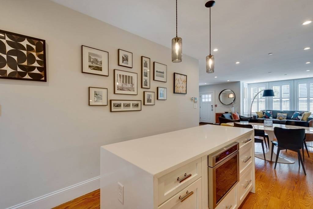 43 Essex St #1 Cambridge, MA 02139