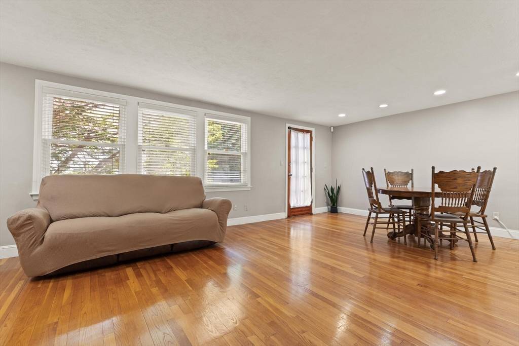 Brookline, MA 02467,23 Dale St.