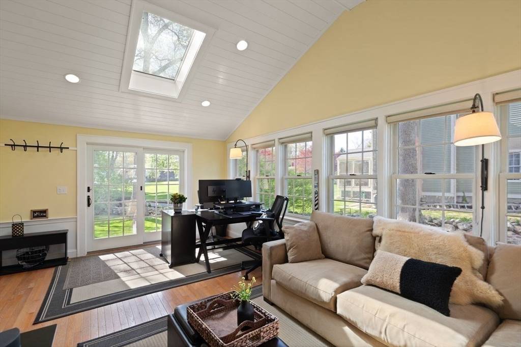18 Oxbow Rd Lynnfield, MA 01940