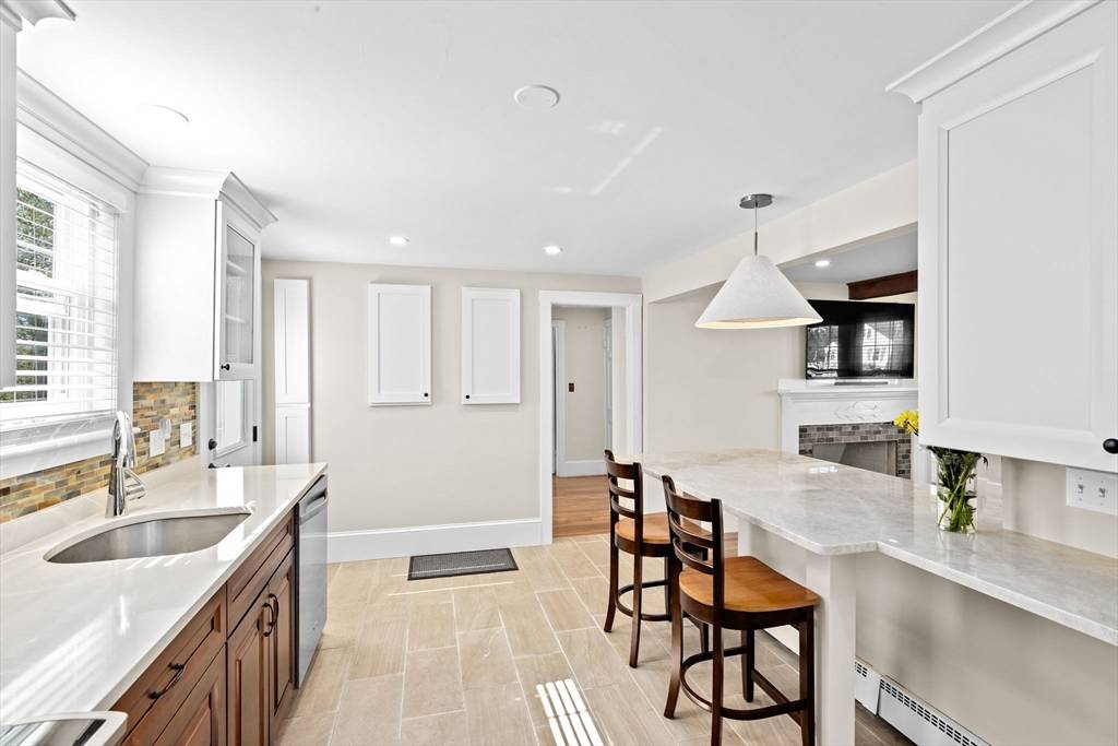 6 Holbrook Rd Weymouth, MA 02191
