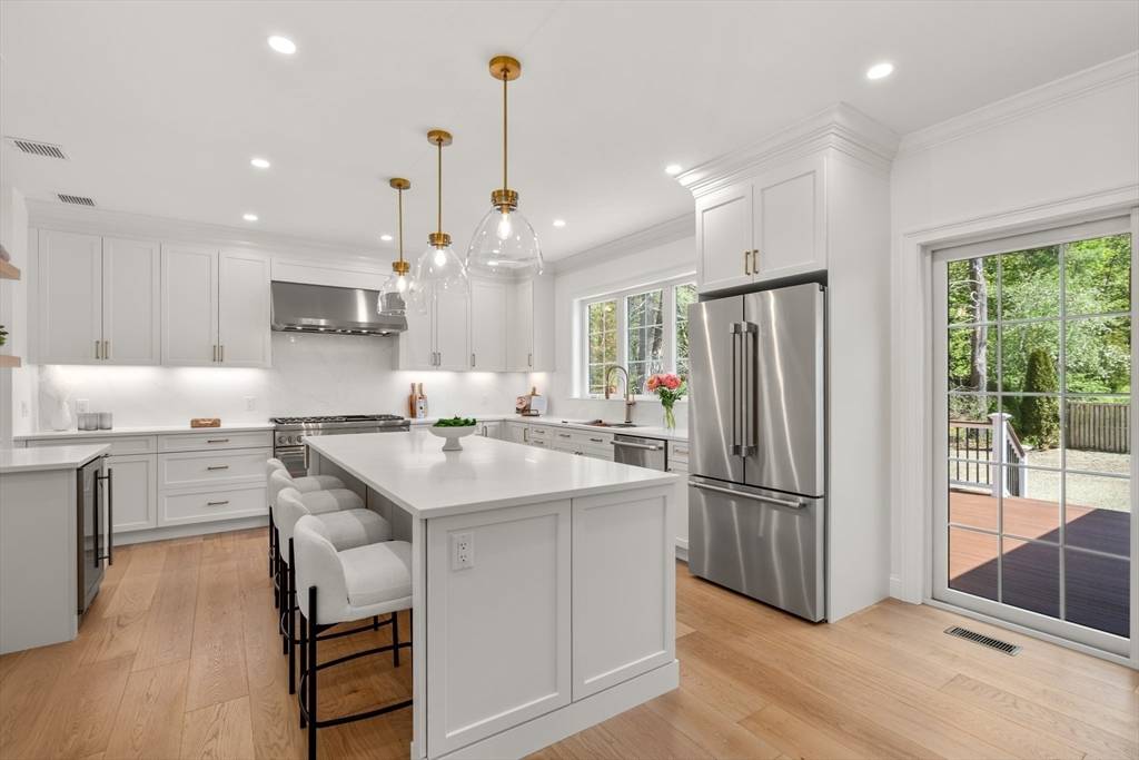 Wayland, MA 01778,1 Cole Road