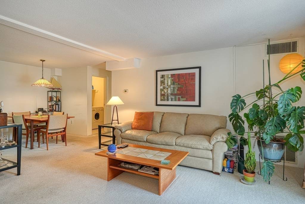 Natick, MA 01760,2 Post Oak Lane #7