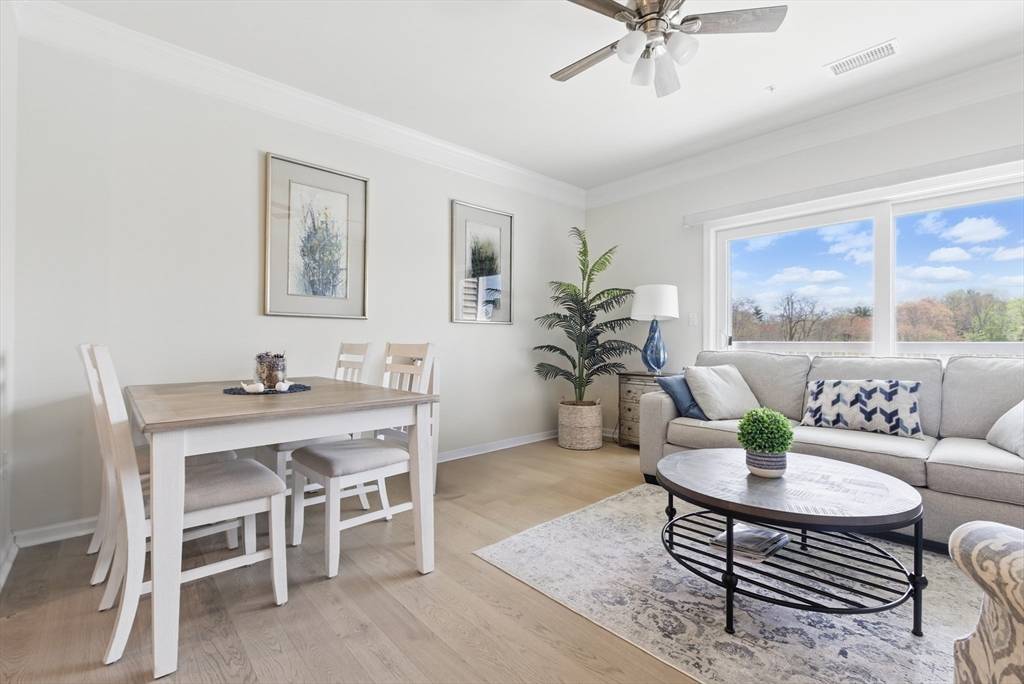 Walpole, MA 02081,3303 Pennington Dr #3303