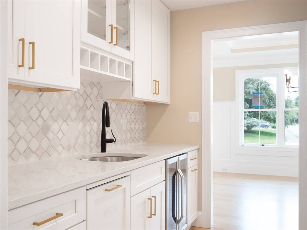 Natick, MA 01760,7 Brookdale Rd