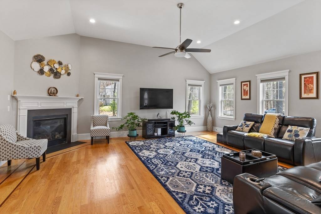 1 Courtney Lane Westford, MA 01886