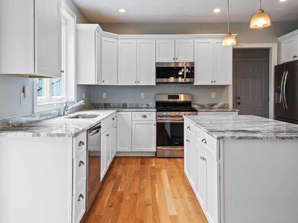 Douglas, MA 01516,60 Woodland Rd