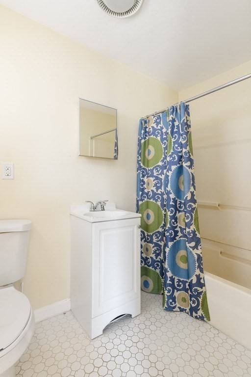 Somerville, MA 02143,12 Kilby St #3R