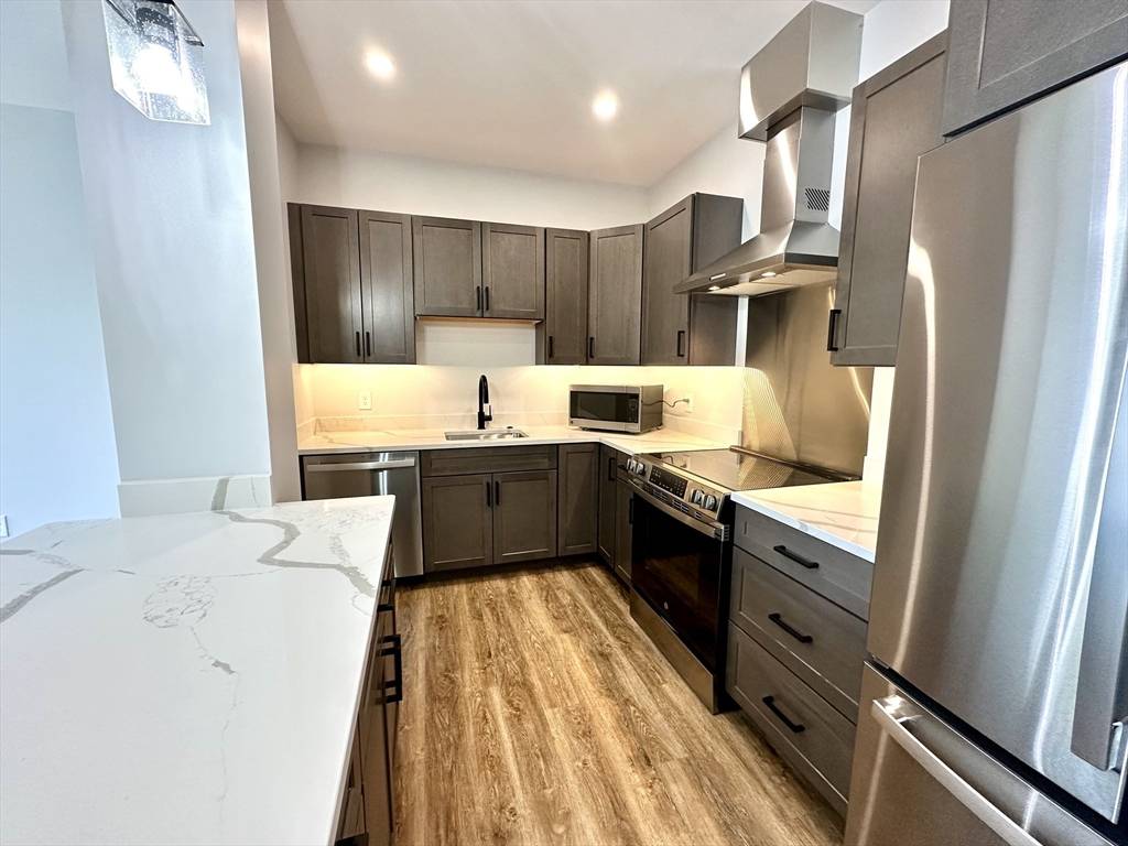 Natick, MA 01760,21 Summer St #203