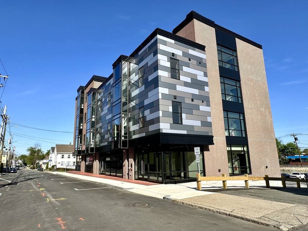 Natick, MA 01760,21 Summer St #401