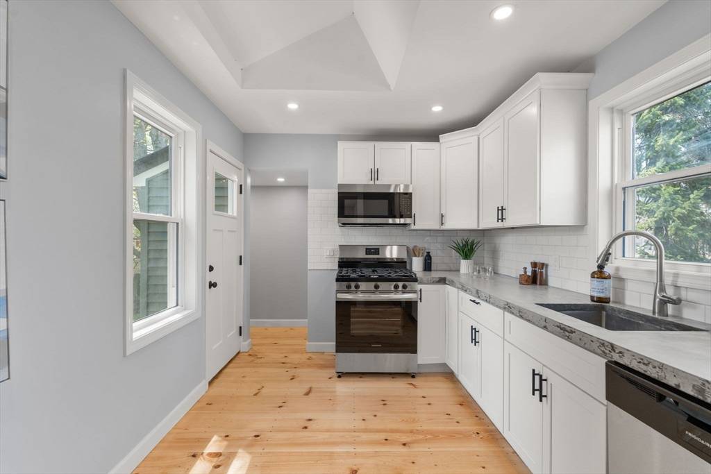 Salem, MA 01970,15-17 Harris St #1