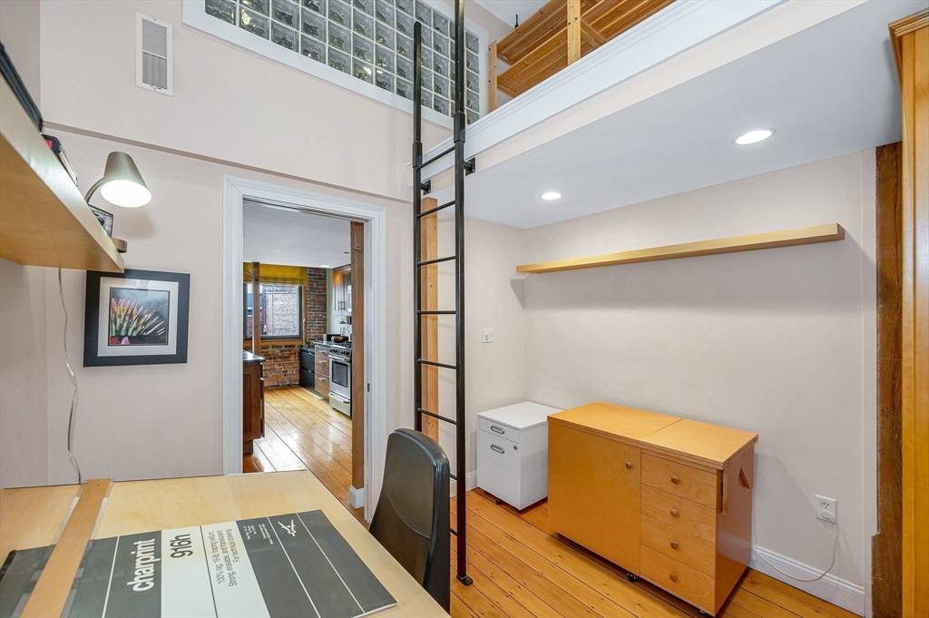 58 Prescott St #11 Lowell, MA 01852