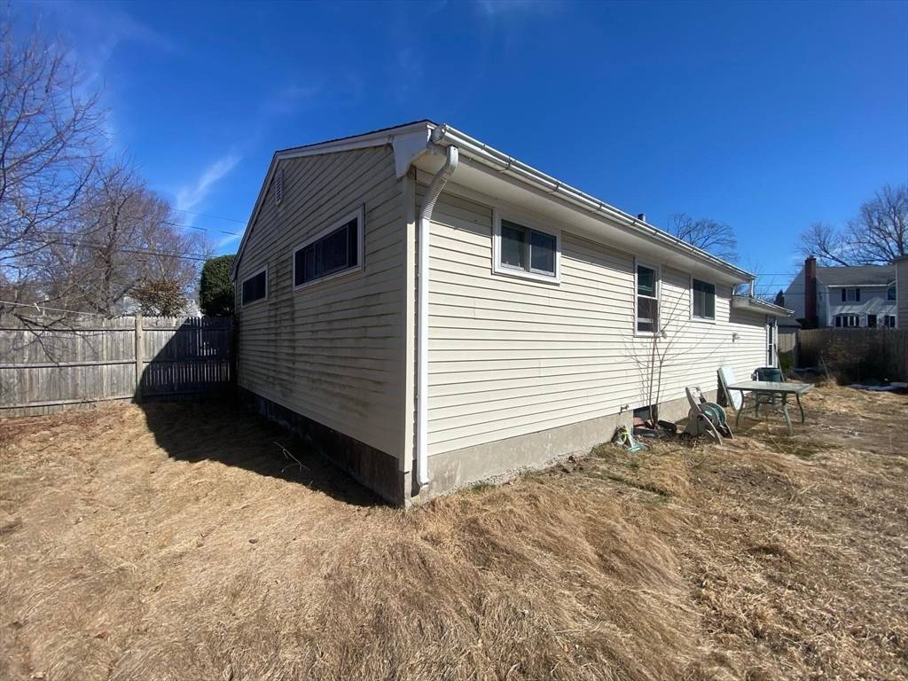 Seekonk, MA 02771,58 Edwards Street