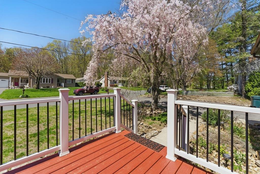 Ludlow, MA 01056,54 Reynolds Street