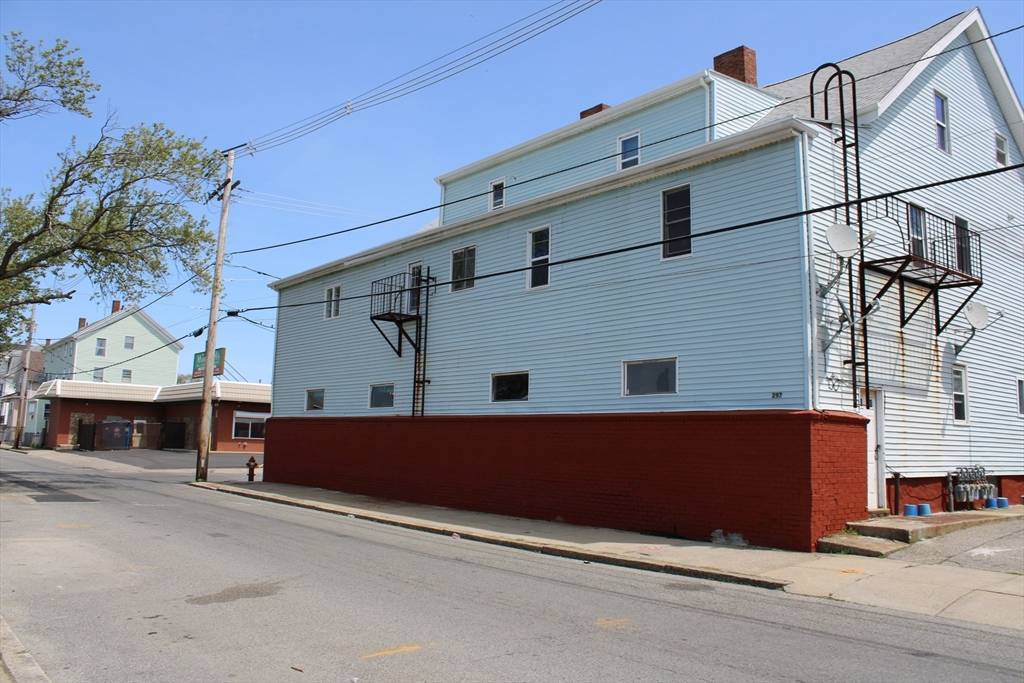 Fall River, MA 02720,297 Lindsey