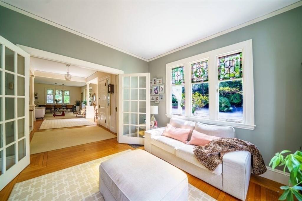 36 Dexter Rd Newton, MA 02460