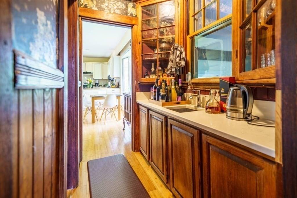 36 Dexter Rd Newton, MA 02460