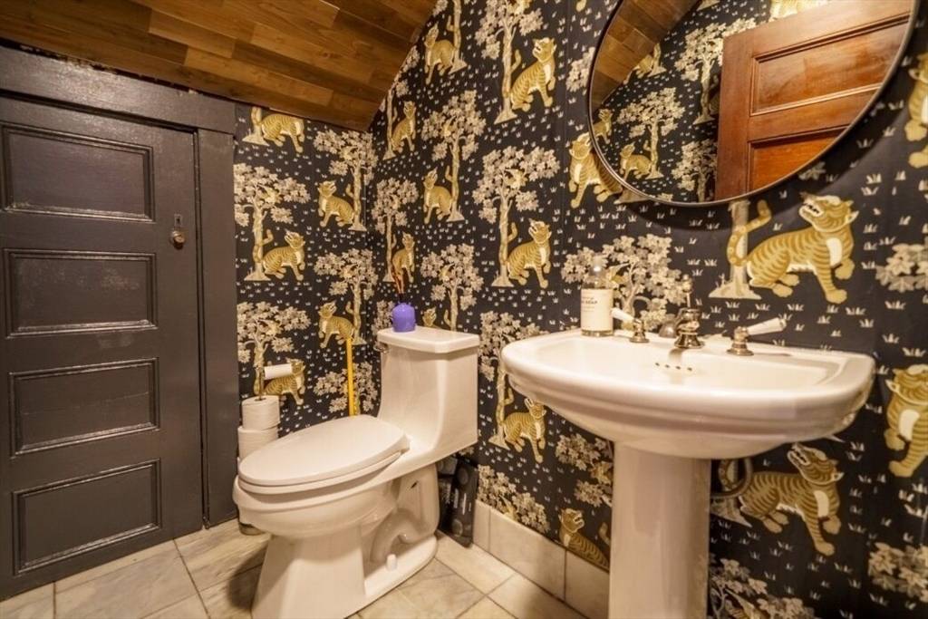 36 Dexter Rd Newton, MA 02460