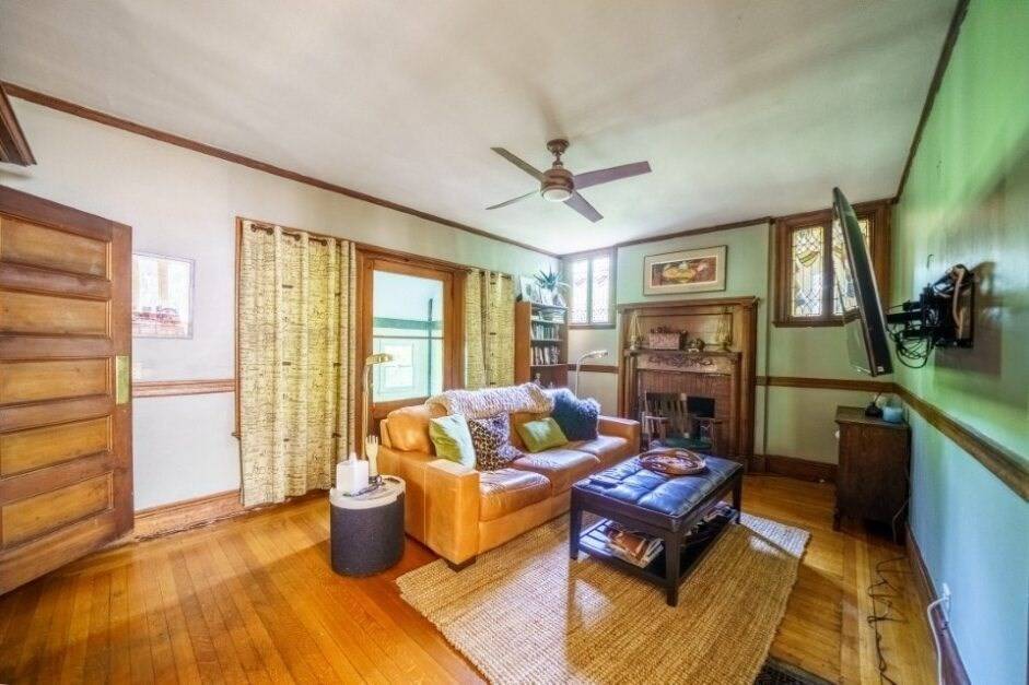36 Dexter Rd Newton, MA 02460
