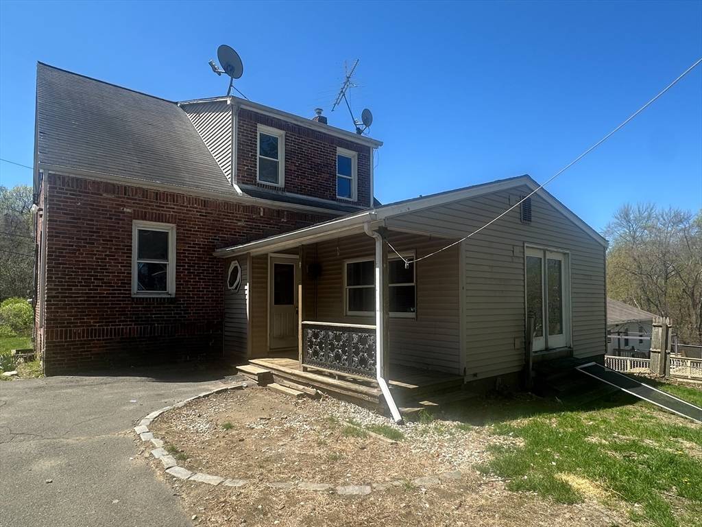 Chicopee, MA 01013,88 Newell St