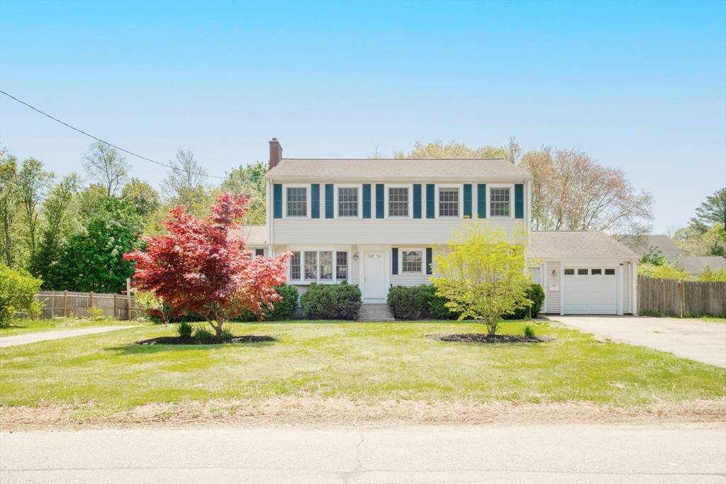 Medfield, MA 02052,46 Frairy Street