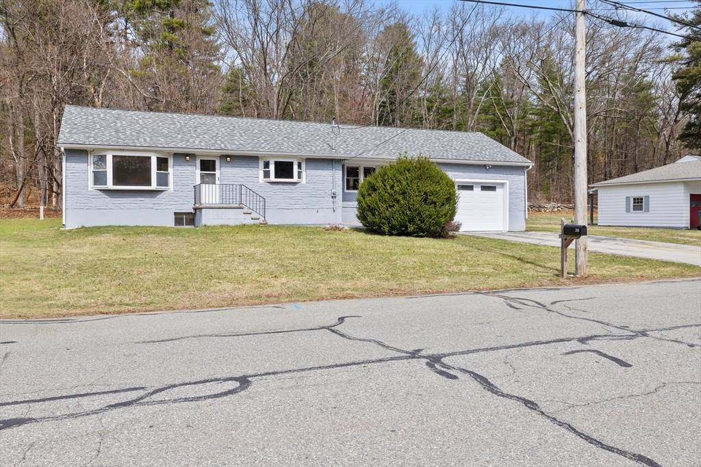 Uxbridge, MA 01569,38 William Ward St