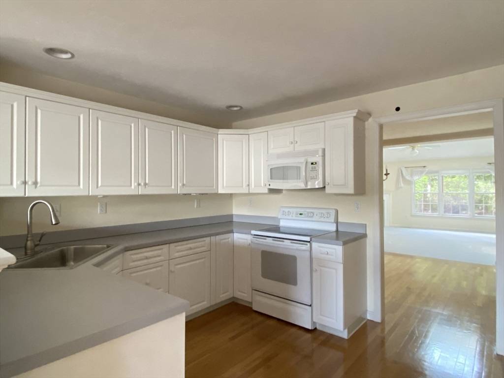 Westborough, MA 01581,7 Shaker Way #7