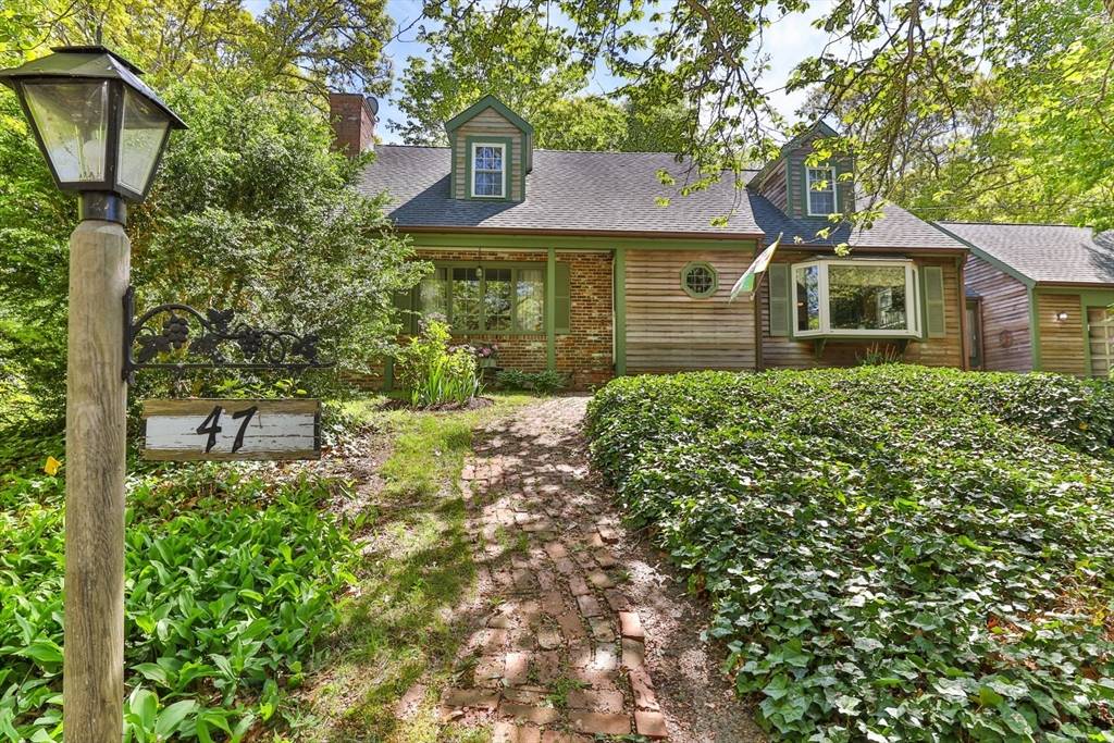 Dennis, MA 02638,47 Scargo Hill Rd