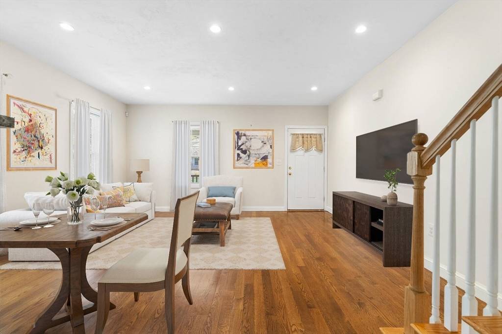 403-405 Reedsdale Rd Milton, MA 02186