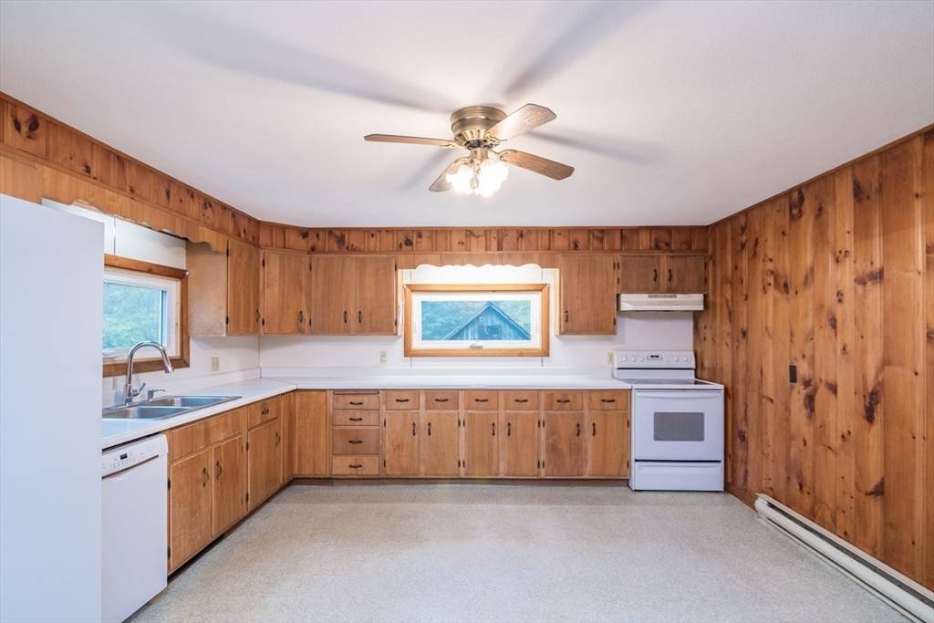 Greenfield, MA 01301,146 Leyden Road