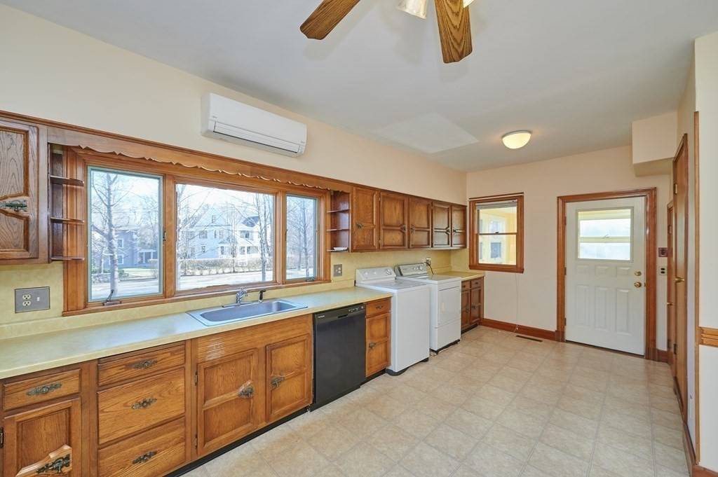 Lexington, MA 02421,18 Forest Street #18