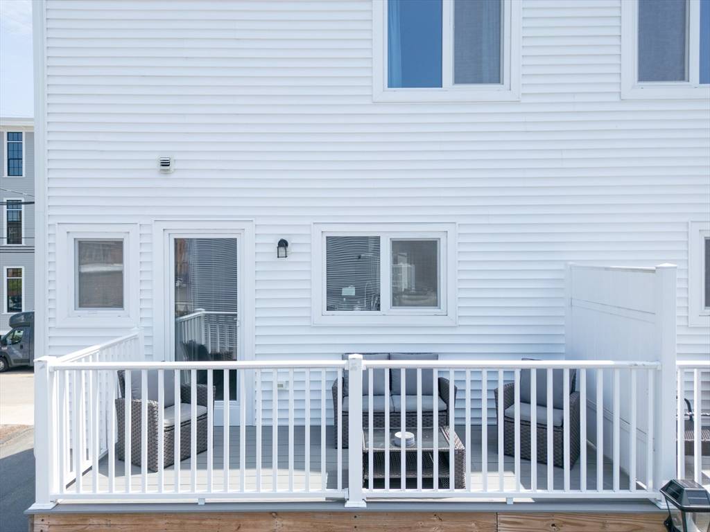 Attleboro, MA 02703,61 Pine St. #11