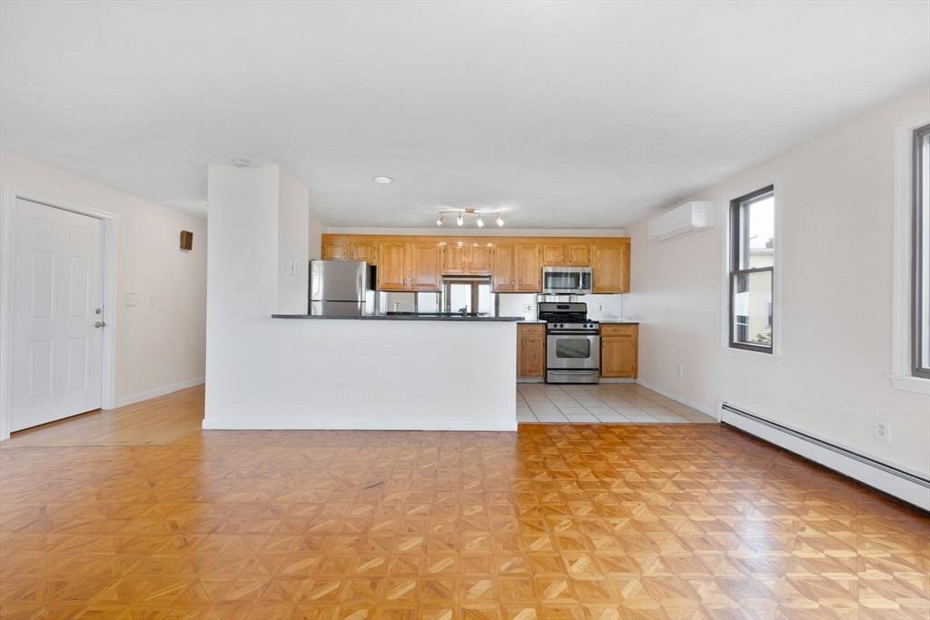 Revere, MA 02151,8 Pebble Ave #2