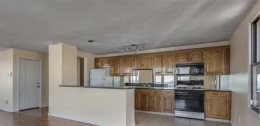 Revere, MA 02151,8 Pebble Ave #2