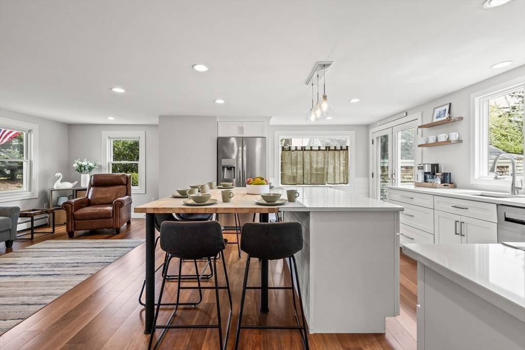 77 Center St Dennis, MA 02639