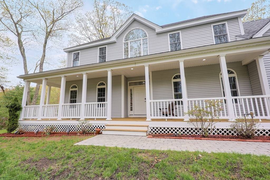 Holliston, MA 01746,662 Concord St